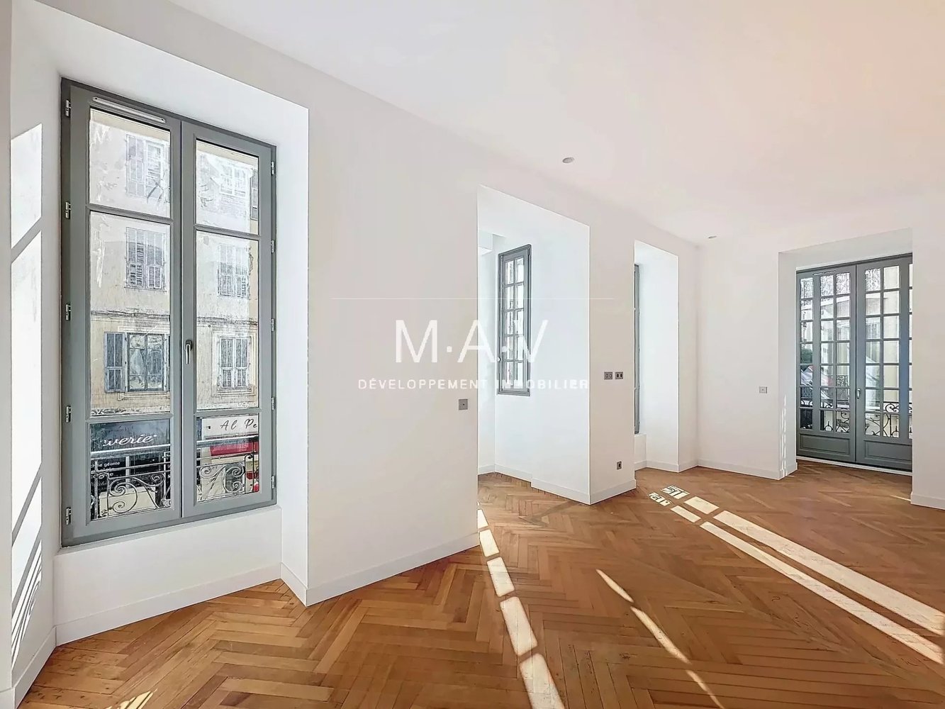 Property photo in Carre d'Or