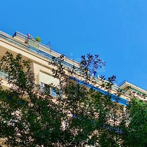 Property in Carre d'Or