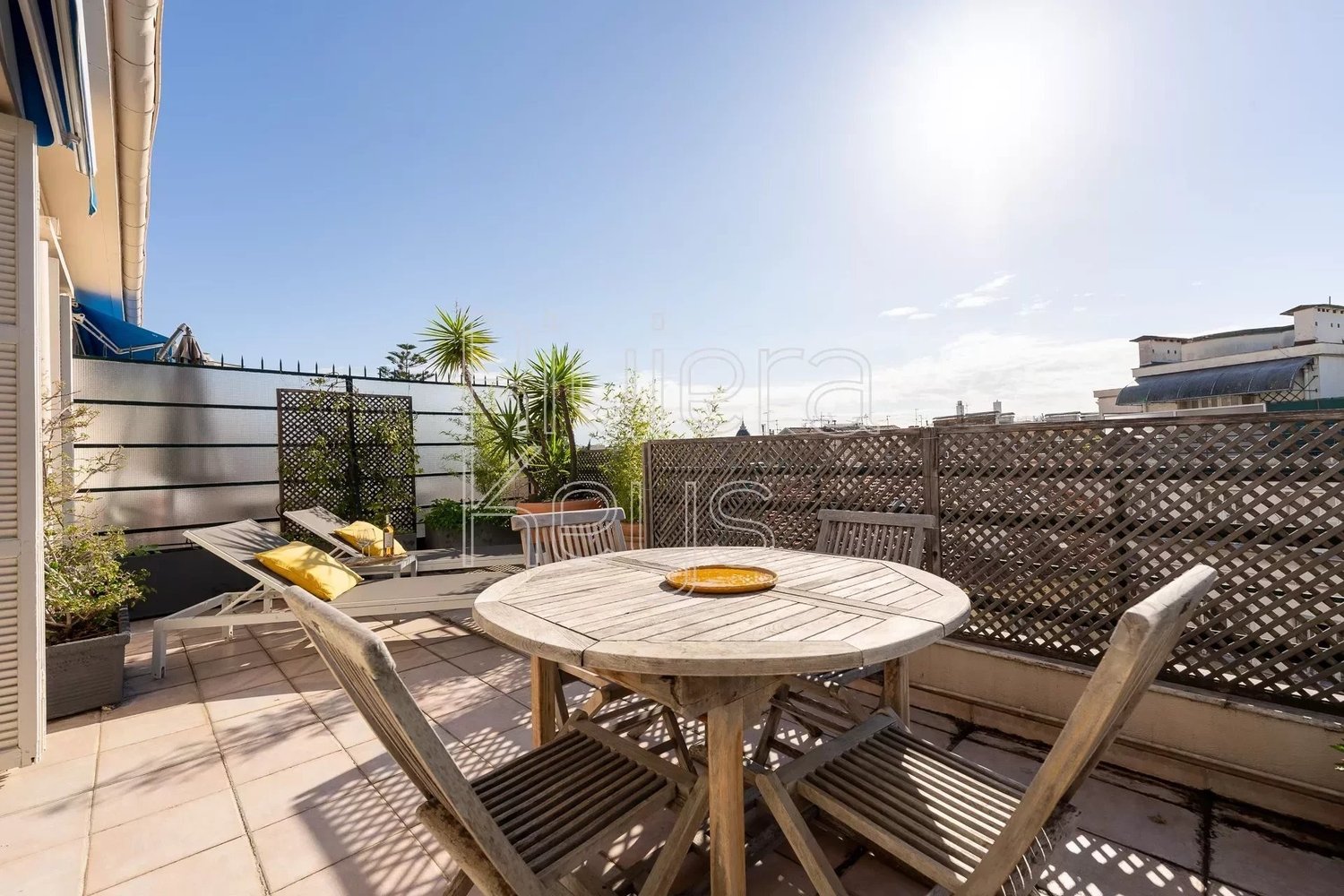 Property photo in Carre d'Or