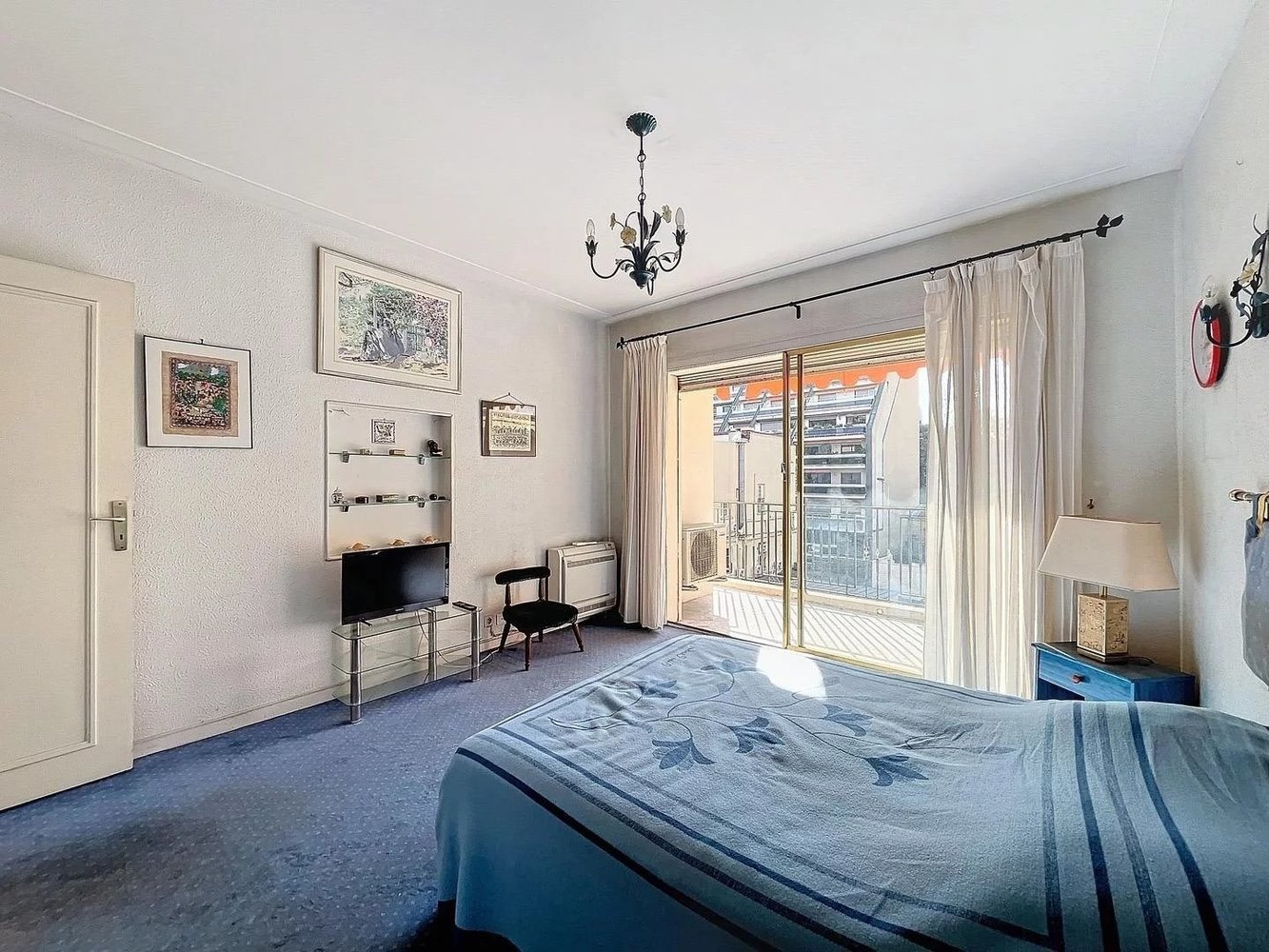 Property photo in Carre d'Or