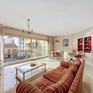 Property in Carre d'Or