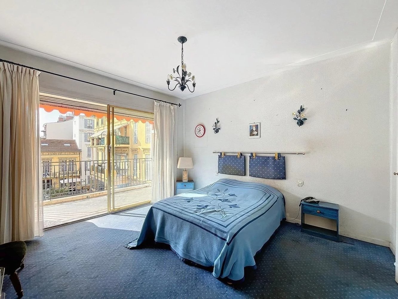 Property photo in Carre d'Or