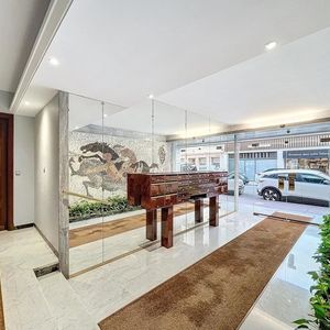 Property in Carre d'Or