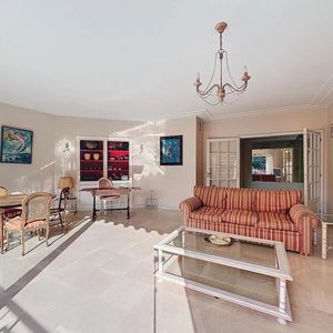 Property in Carre d'Or