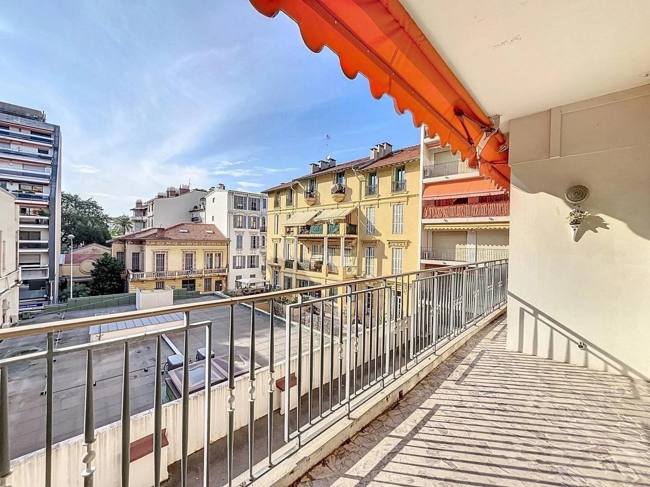 Property photo in Carre d'Or