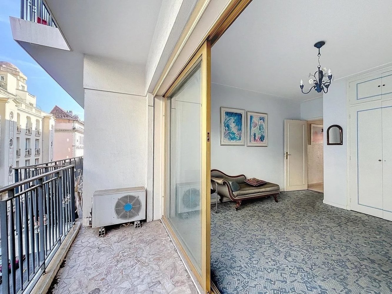 Property photo in Carre d'Or