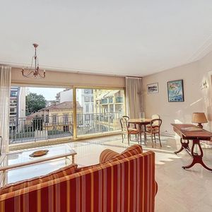 Property in Carre d'Or