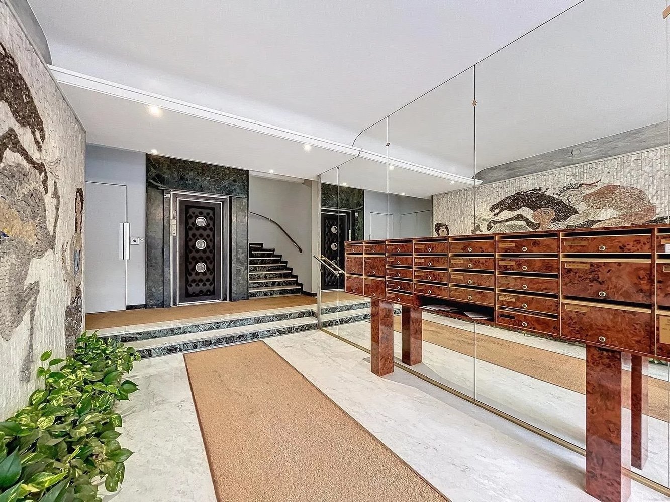 Property photo in Carre d'Or