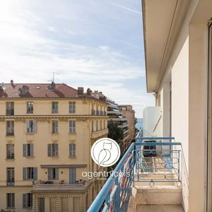 Property in Carre d'Or