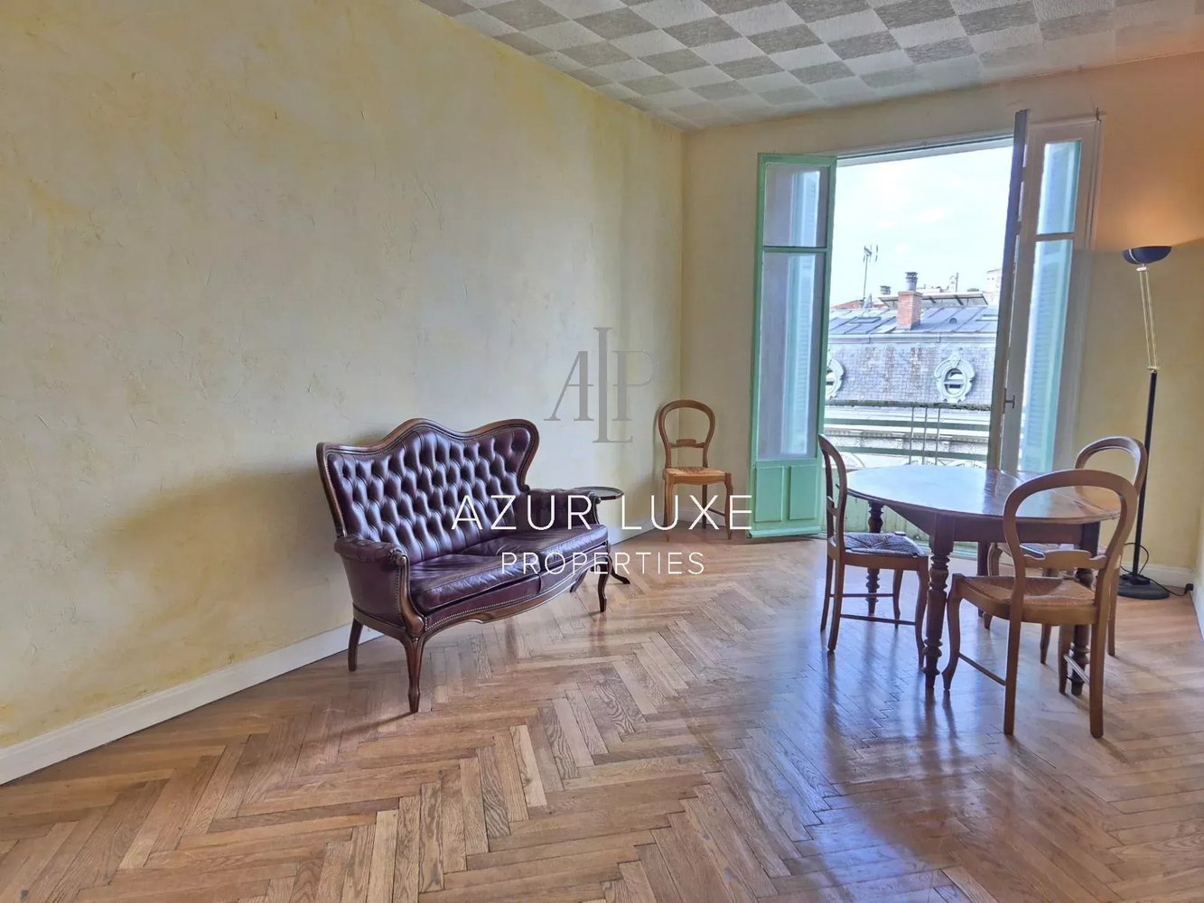 Property photo in Carre d'Or