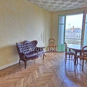 Property in Carre d'Or