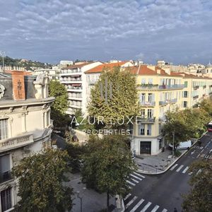 Property in Carre d'Or