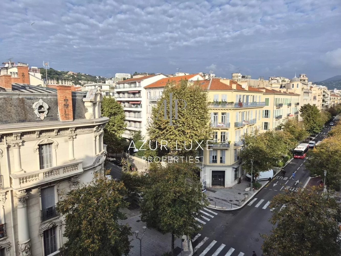 Property photo in Carre d'Or