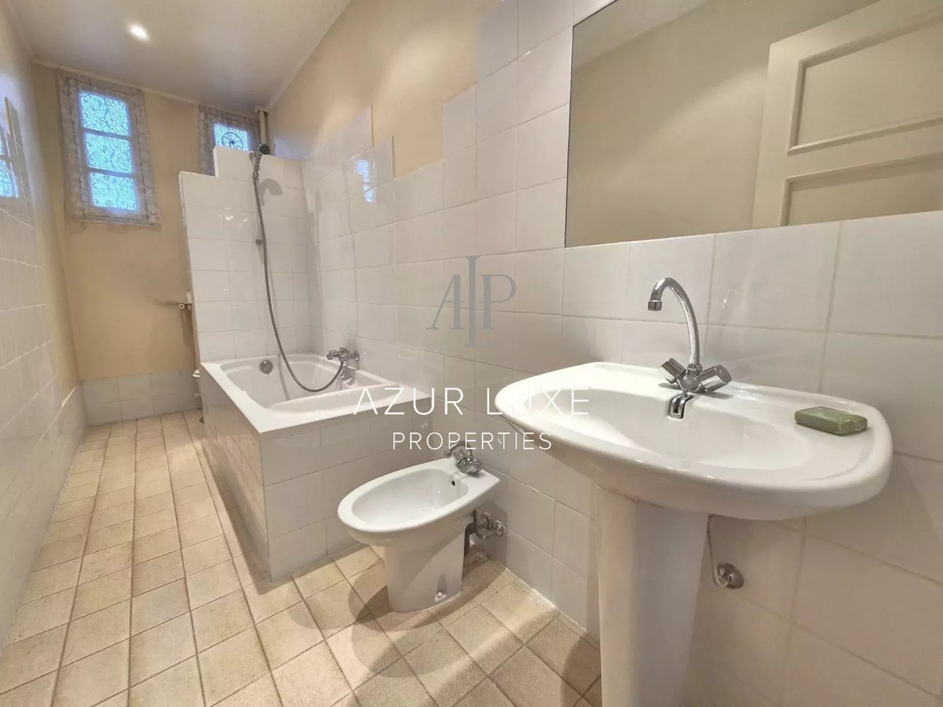 Property photo in Carre d'Or