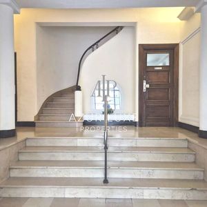 Property in Carre d'Or