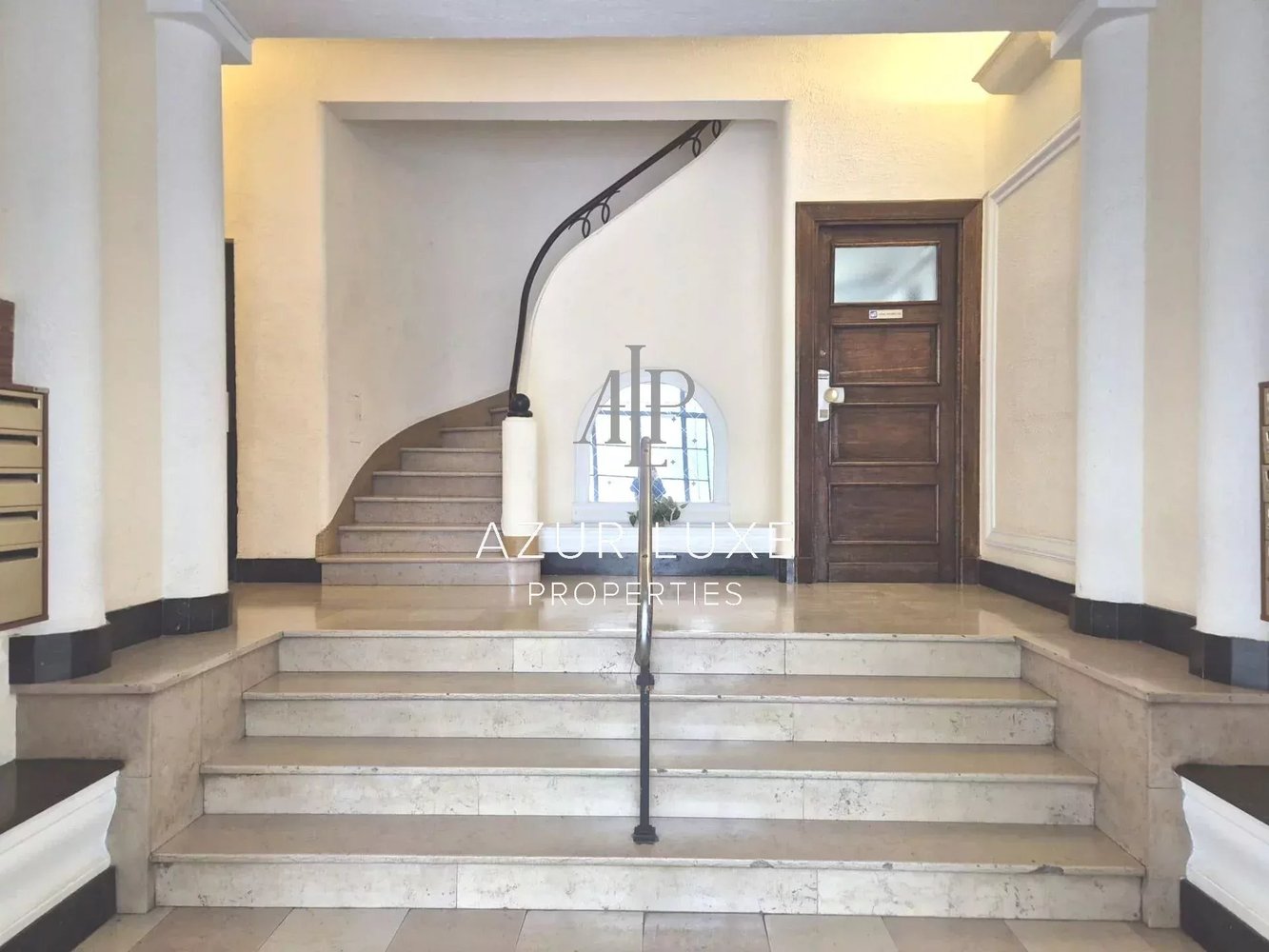 Property photo in Carre d'Or