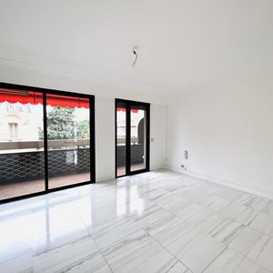 Property in Carre d'Or