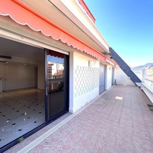 Property in Carre d'Or