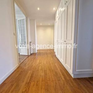 Property in Carre d'Or