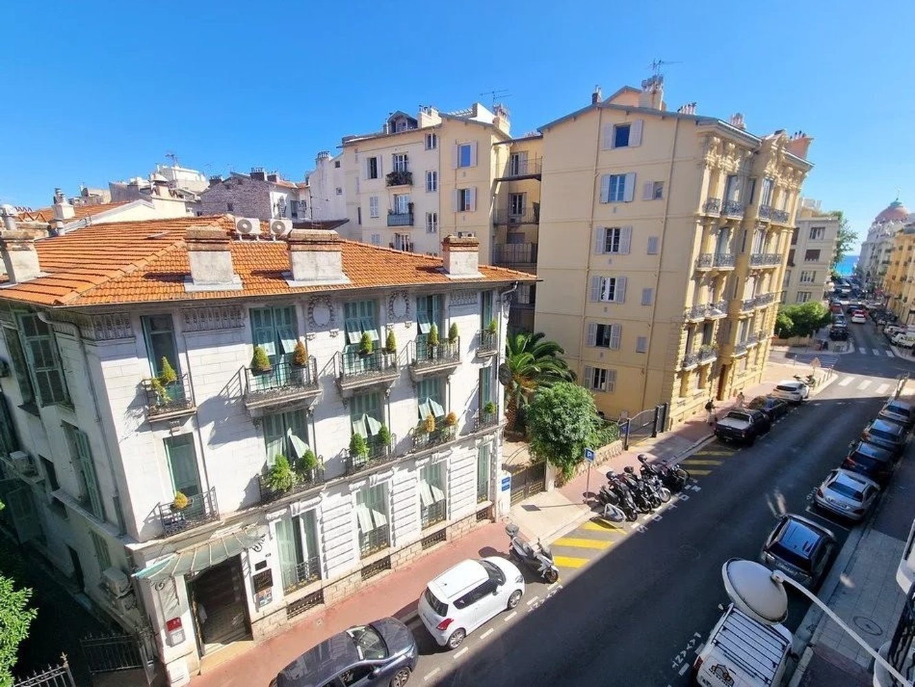 Property photo in Carre d'Or