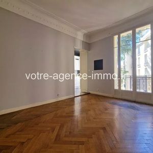 Property in Carre d'Or