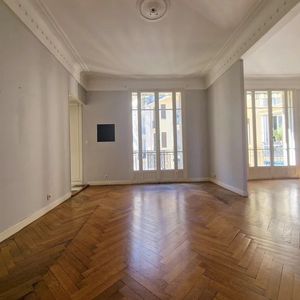 Property in Carre d'Or