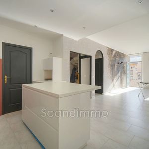 Property in Carre d'Or