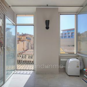 Property in Carre d'Or