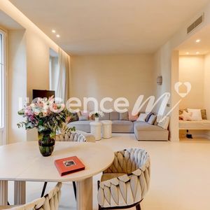 Property in Carre d'Or