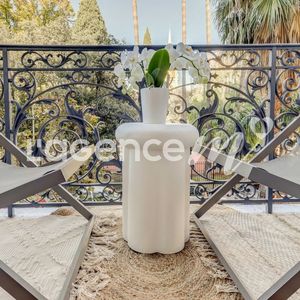 Property in Carre d'Or