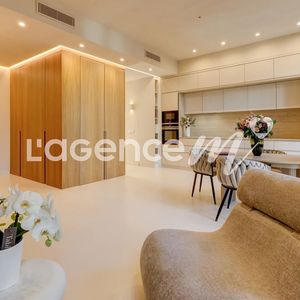 Property in Carre d'Or