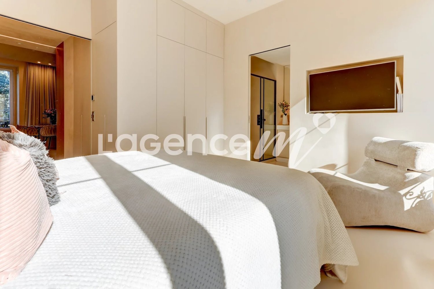 Property photo in Carre d'Or