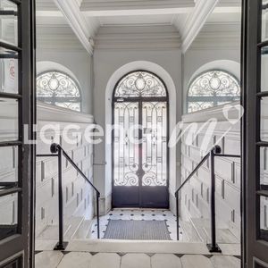 Property in Carre d'Or