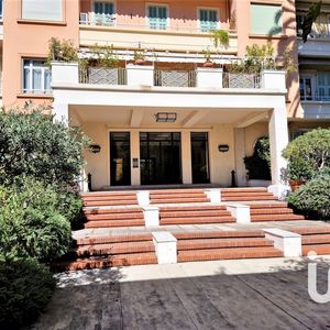 Property in Carre d'Or