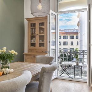 Property in Carre d'Or