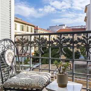 Property in Carre d'Or