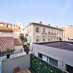 Property in Carre d'Or