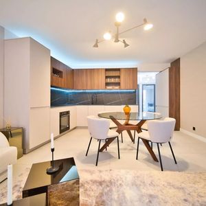 Property in Carre d'Or