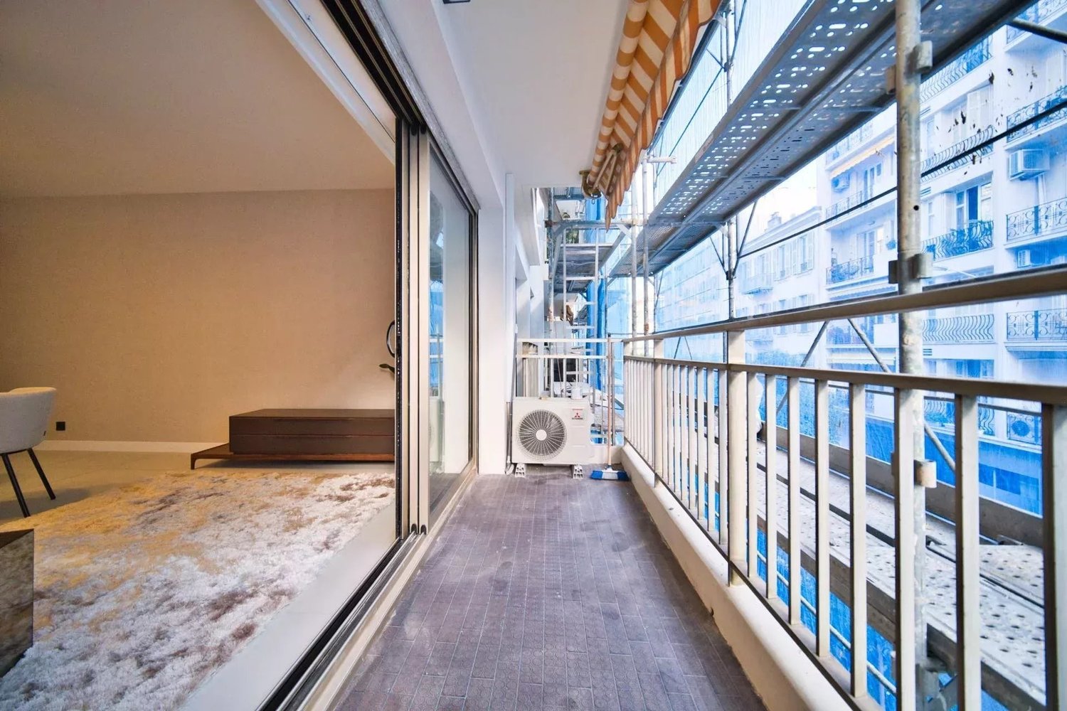 Property photo in Carre d'Or