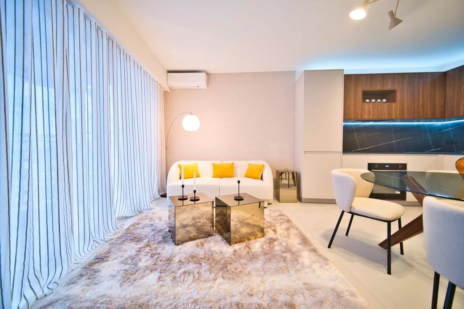 Property photo in Carre d'Or