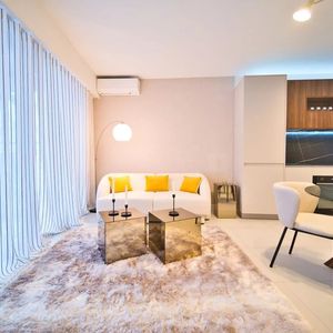 Property in Carre d'Or