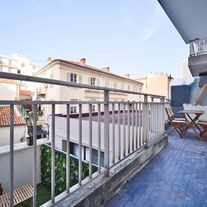 Property in Carre d'Or