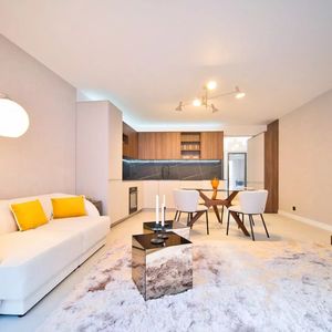 Property in Carre d'Or