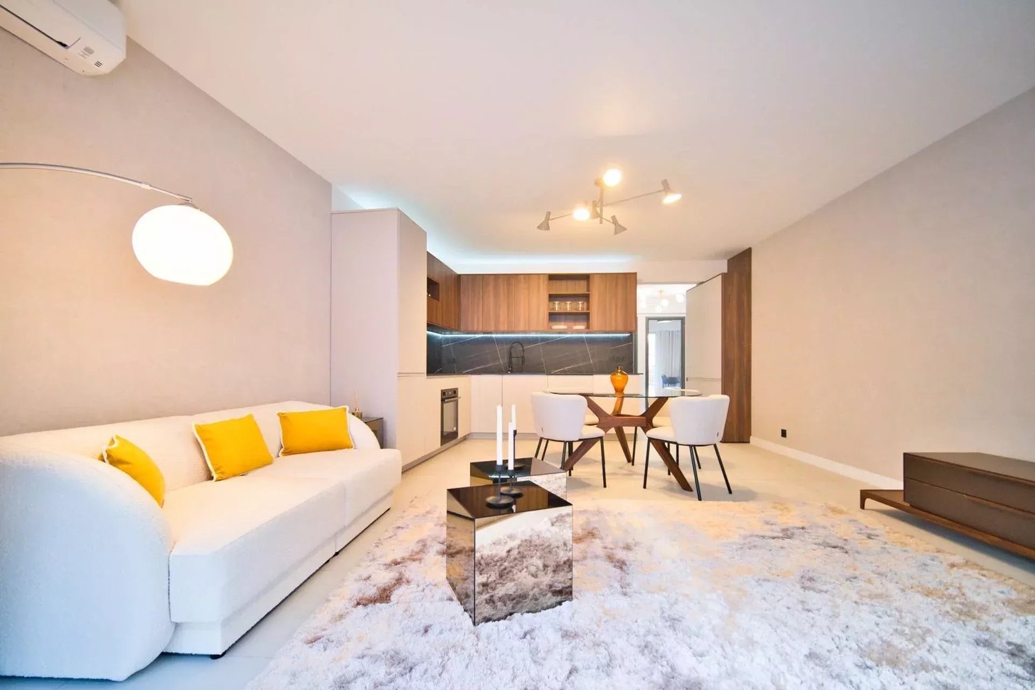 Property photo in Carre d'Or