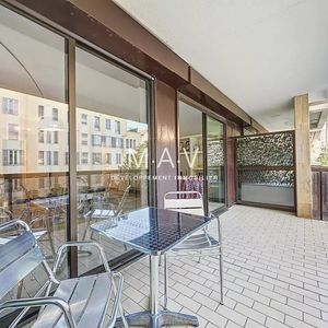 Property in Carre d'Or