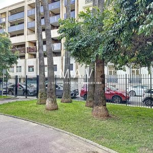 Property in Carre d'Or