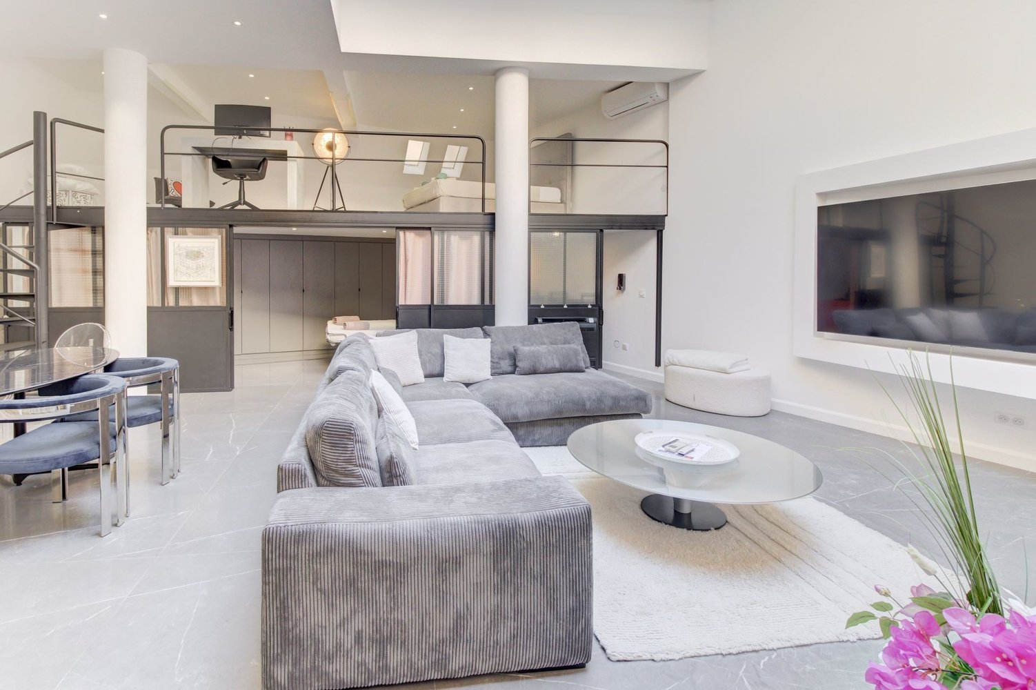 Property photo in Carre d'Argent