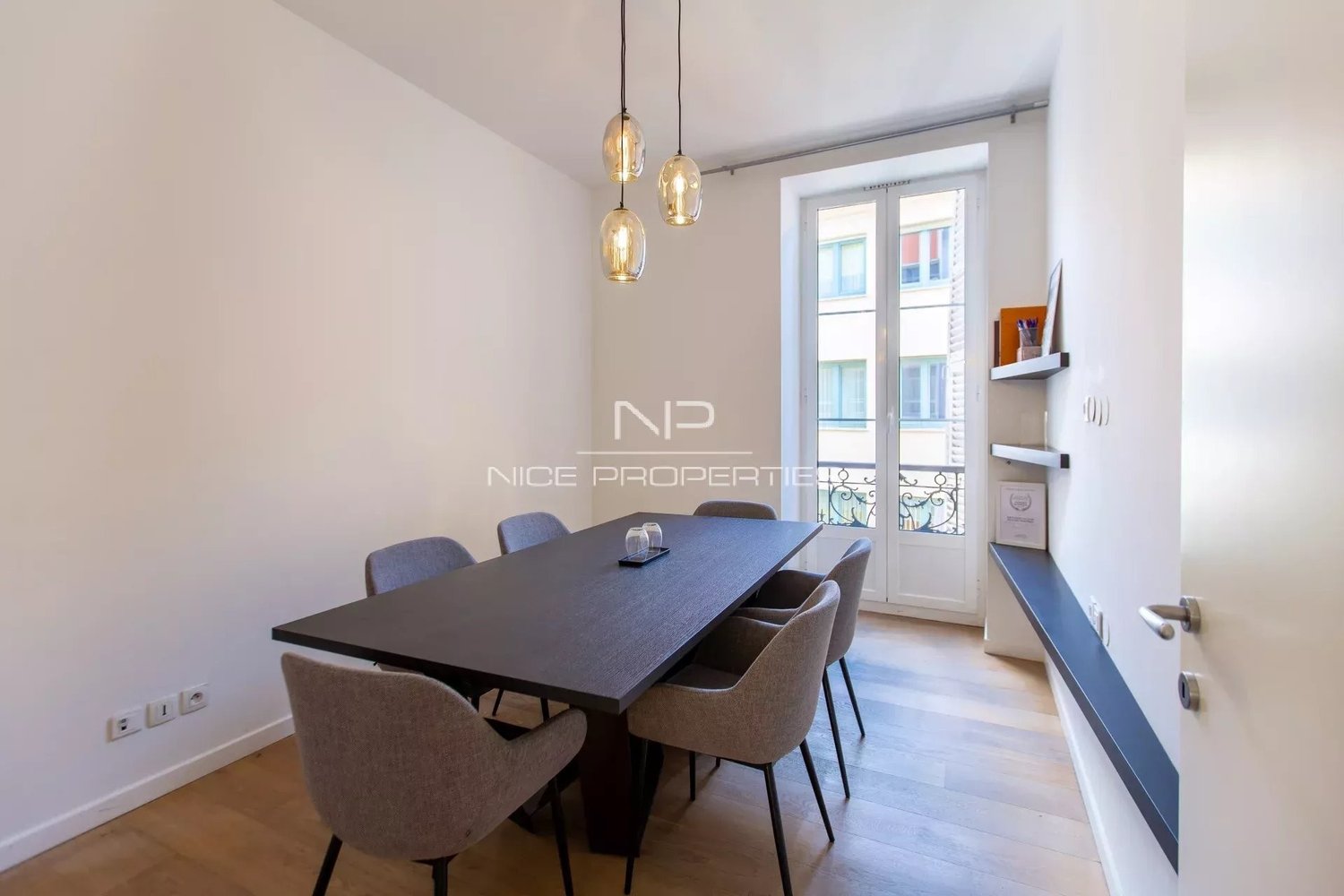Property photo in Carre d'Argent