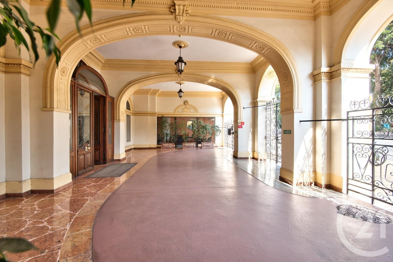 Property photo in Carre d'Argent