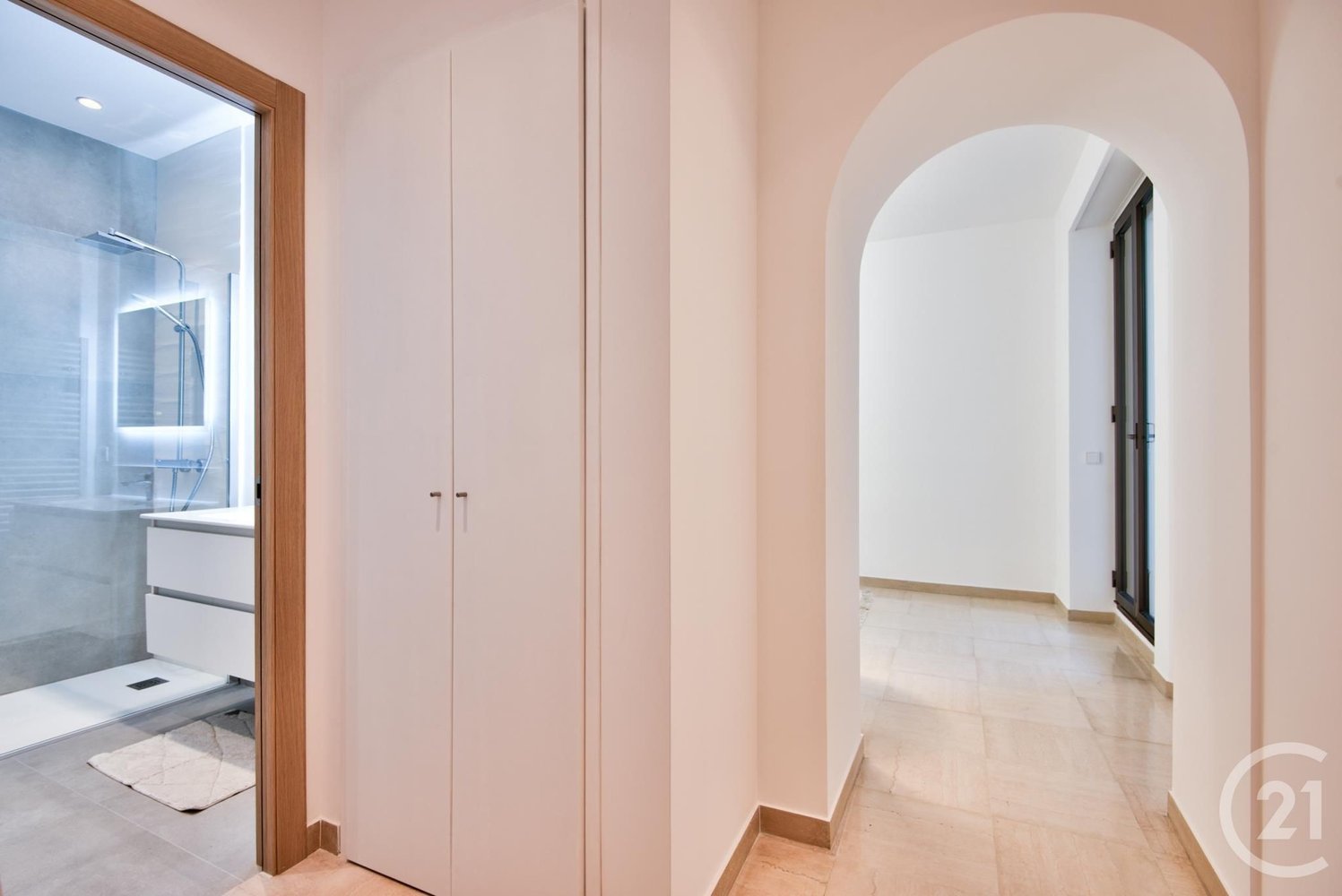 Property photo in Carre d'Argent